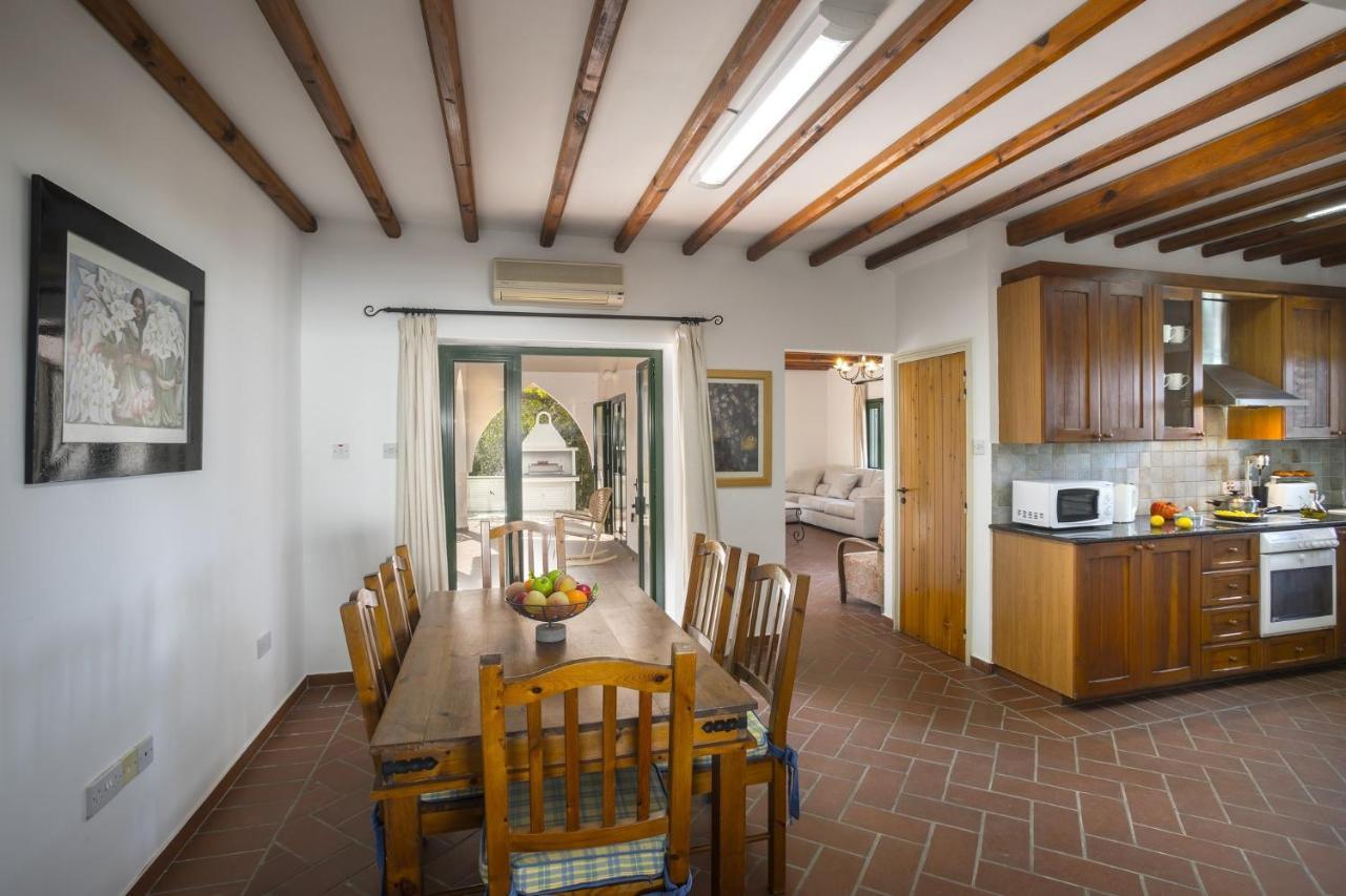 The Apple Tree Villa Протарас Экстерьер фото